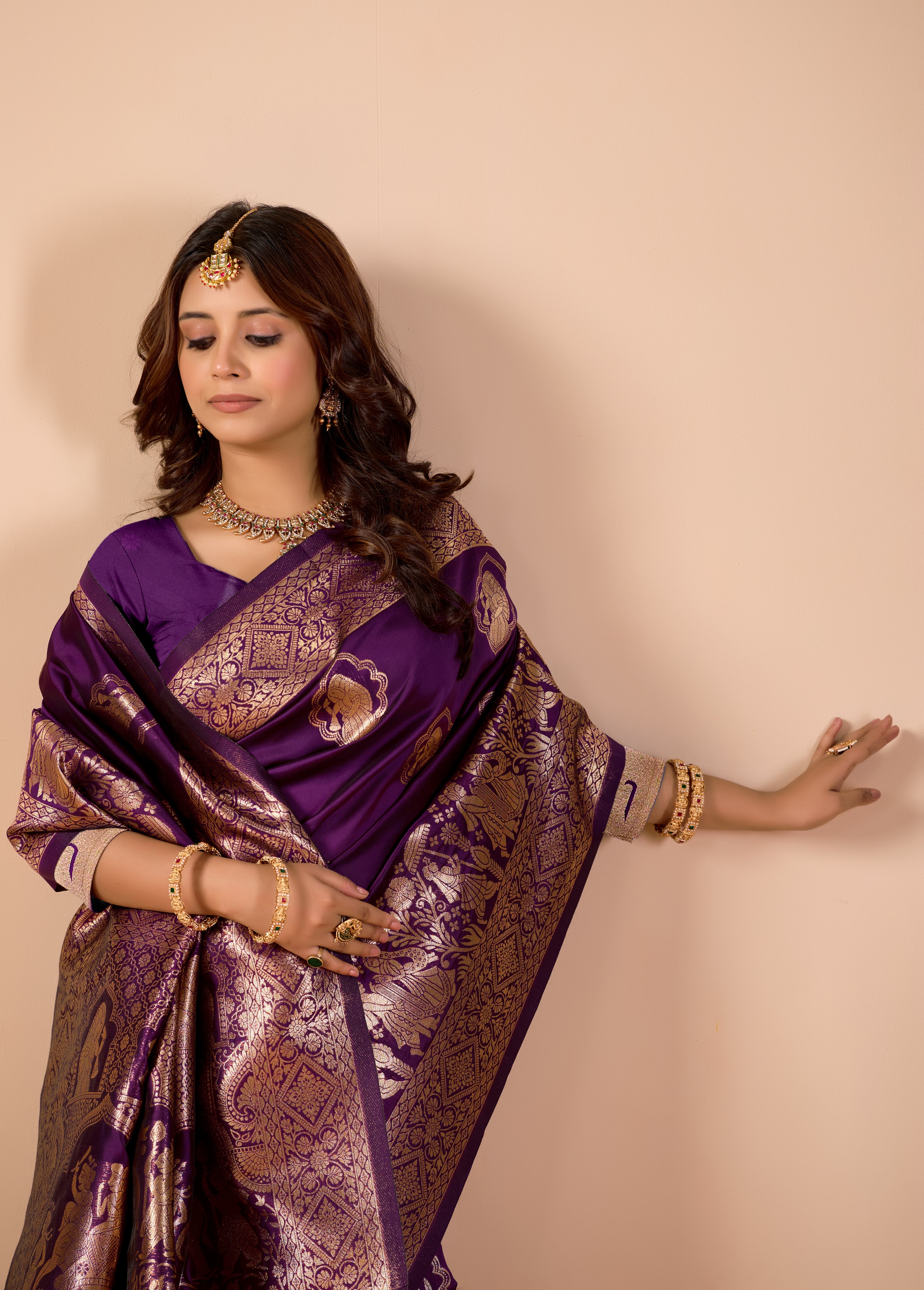 Dark Purple Silk Woven Kanjivarm Saree With Zari Work